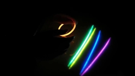 Bracciale Glow Stick per feste che si illuminano al buio